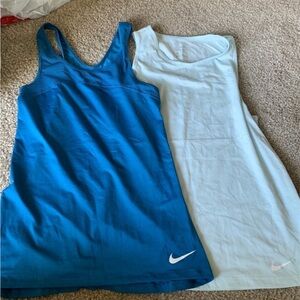 Nike tanks M